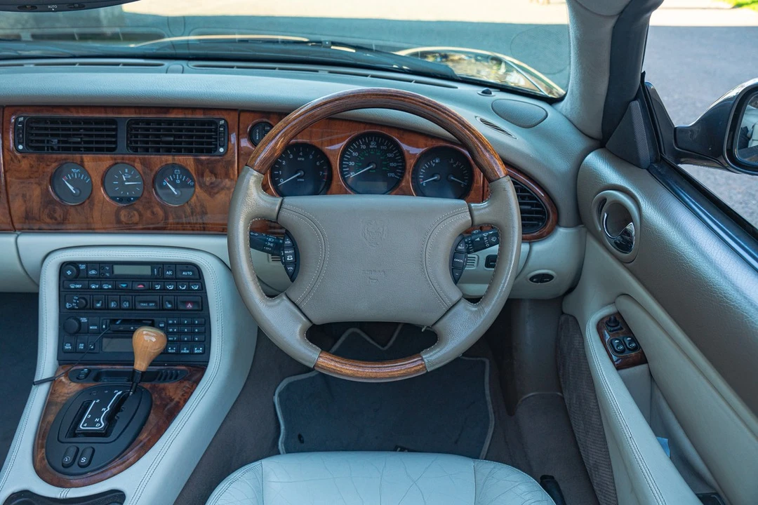 2000 Jaguar X100 XK8 - Image 27 of 30