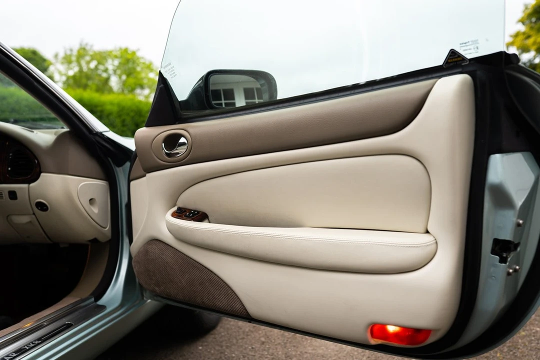 2000 Jaguar X100 XK8 - Image 21 of 30