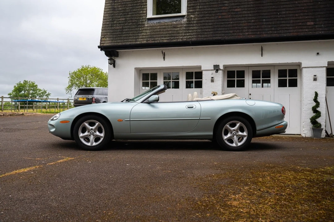 2000 Jaguar X100 XK8 - Image 3 of 30