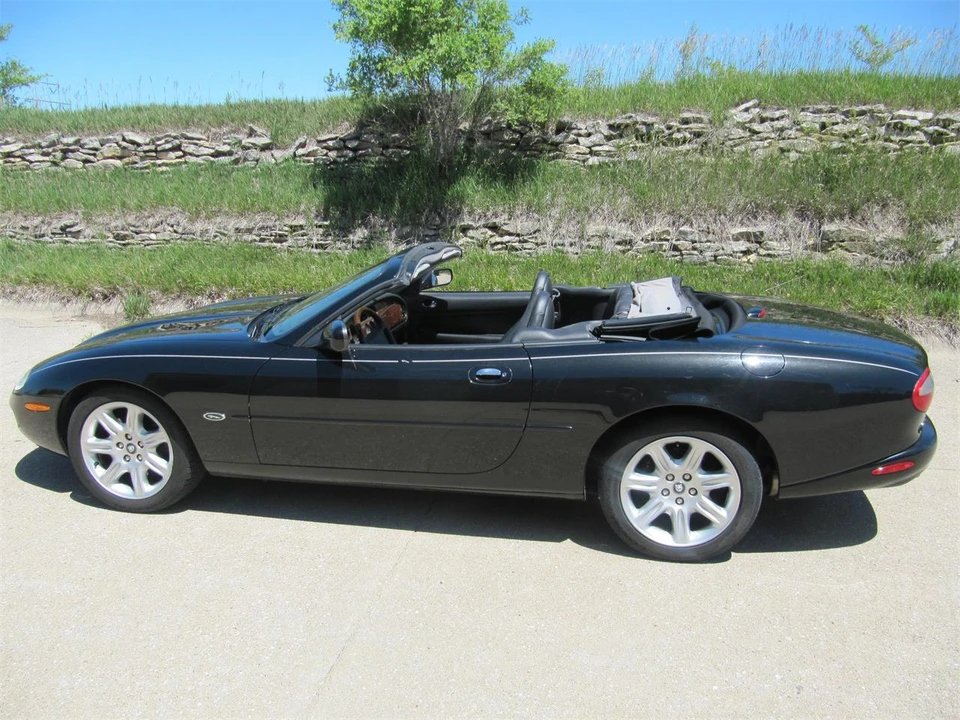 2000 Jaguar X100 XK8 - Image 10 of 21
