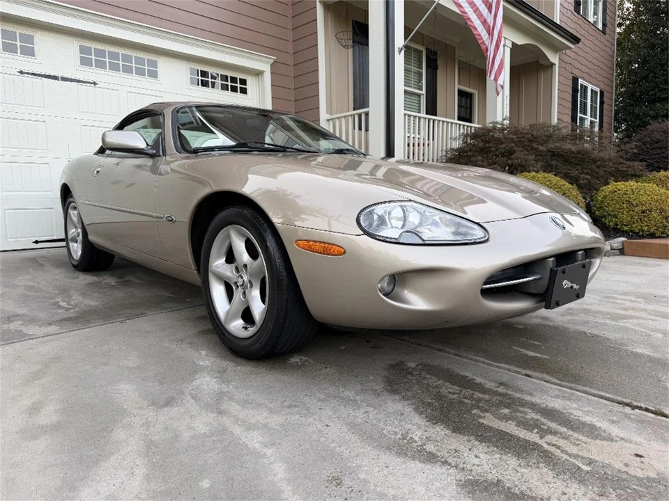 2000 Jaguar X100 XK8 - Image 2 of 31