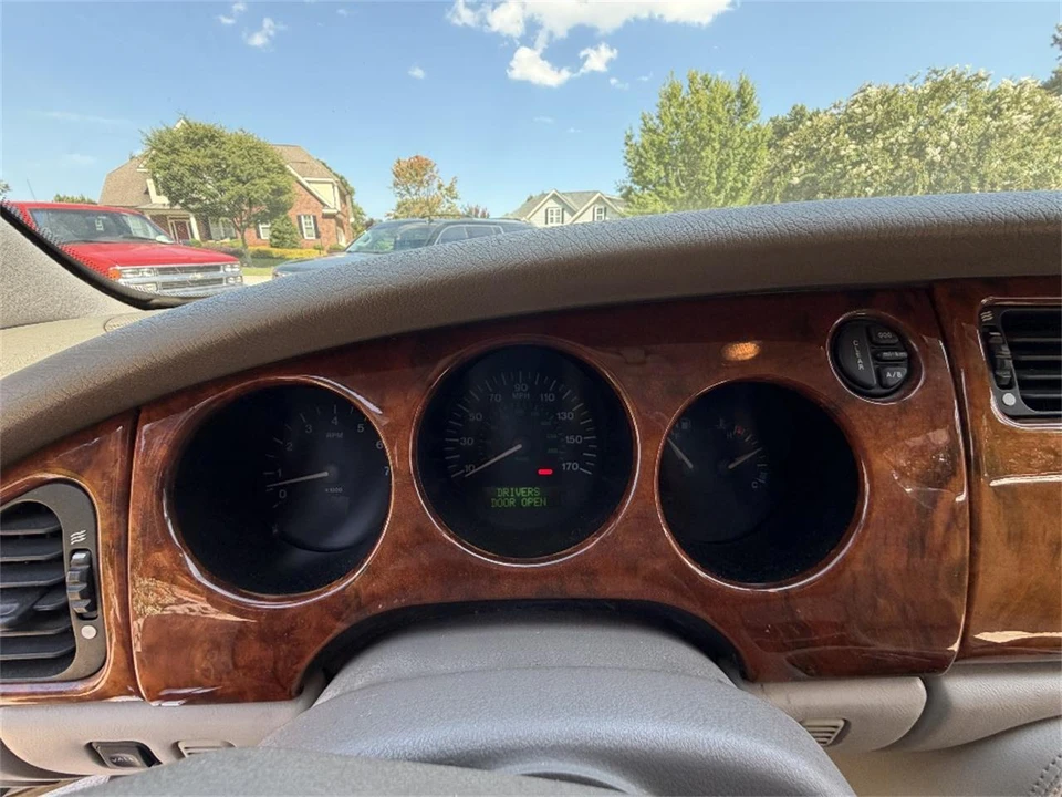 2000 Jaguar X100 XK8 - Image 13 of 31