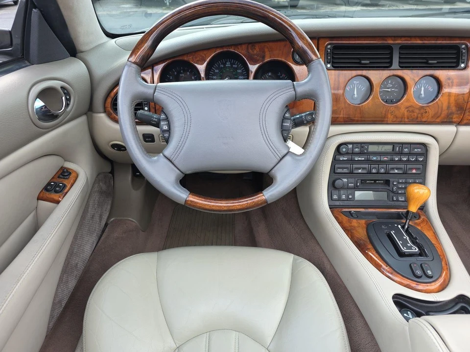 2000 Jaguar X100 XK8 - Image 6 of 31