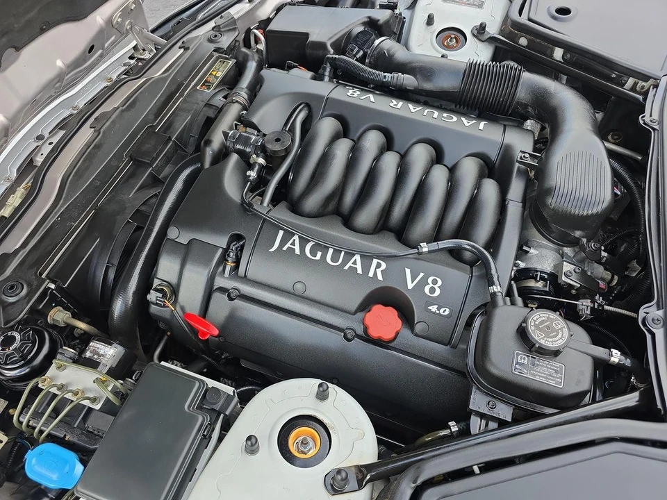 2000 Jaguar X100 XK8 - Image 13 of 31