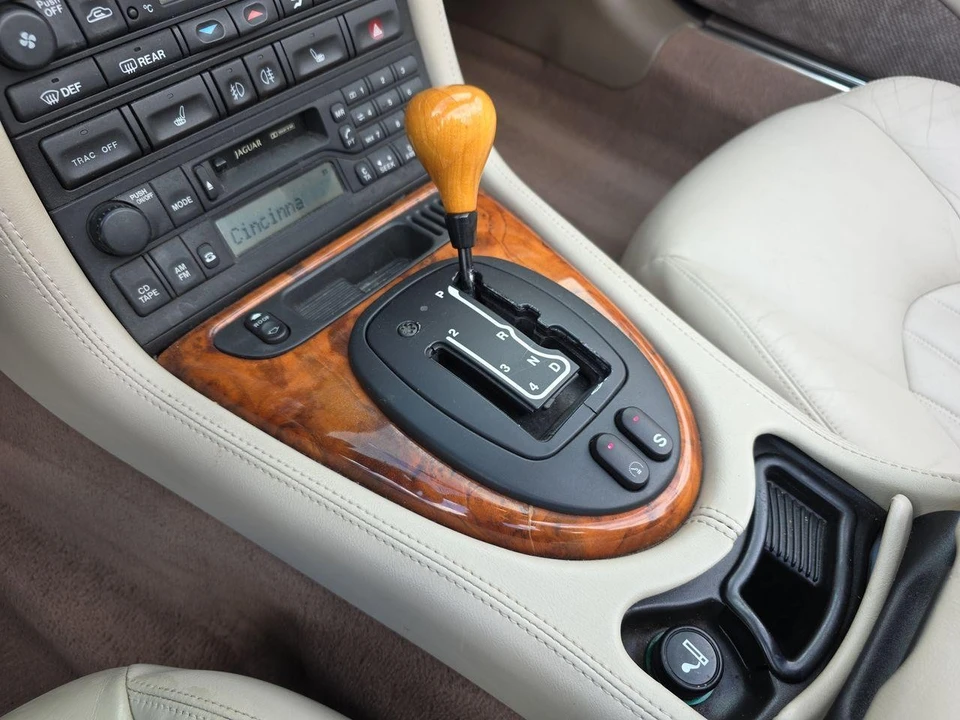 2000 Jaguar X100 XK8 - Image 10 of 31