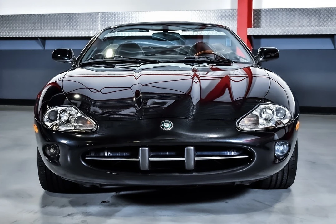 2000 Jaguar X100 XK8 - Image 5 of 30