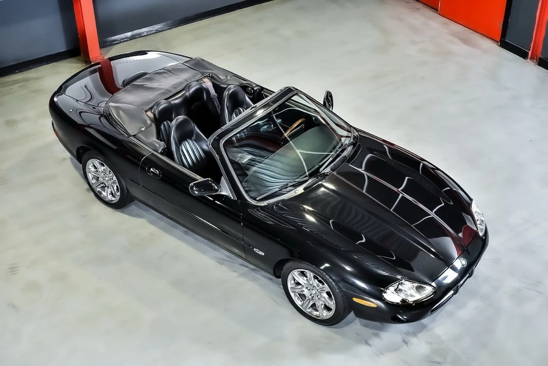 2000 Jaguar X100 XK8 - Image 16 of 30
