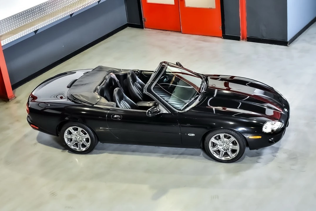 2000 Jaguar X100 XK8 - Image 17 of 30