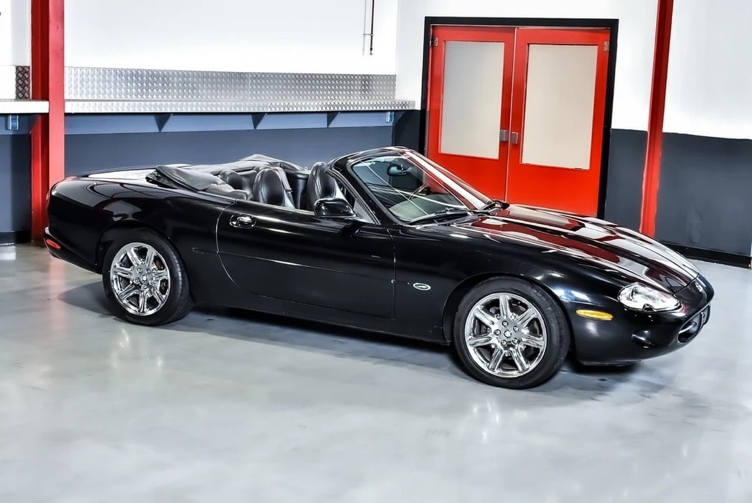 2000 Jaguar X100 XK8 - Image 13 of 30