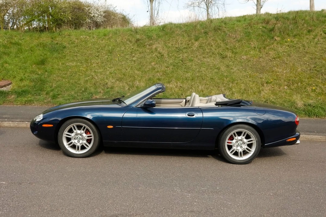 2000 Jaguar X100 XK8 - Image 16 of 30