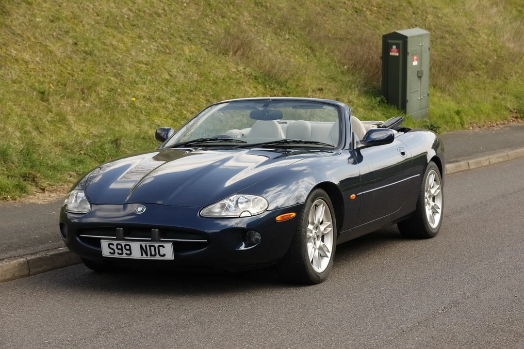 2000 Jaguar X100 XK8 - Image 11 of 30