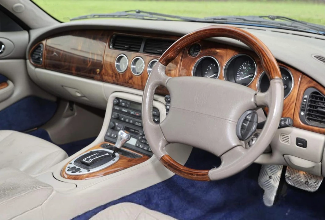 2000 Jaguar X100 XK8 - Image 21 of 30