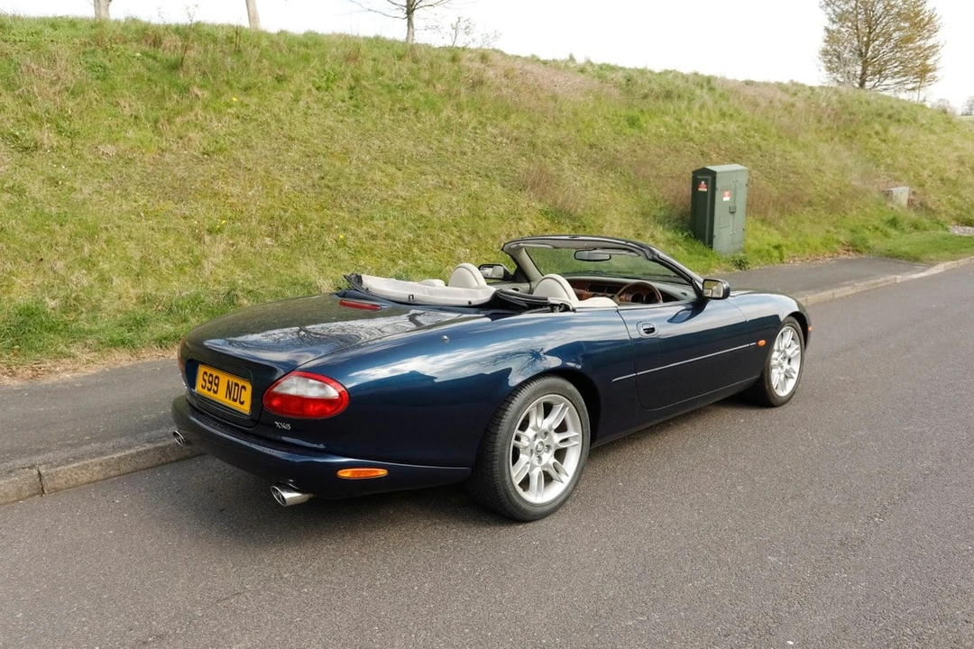 2000 Jaguar X100 XK8 - Image 19 of 30