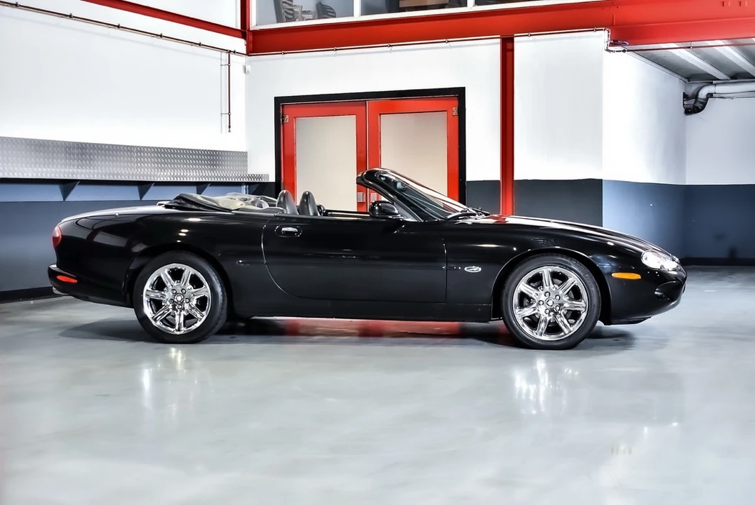 2000 Jaguar X100 XK8 - Image 15 of 30