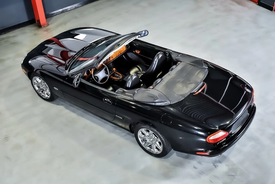 2000 Jaguar X100 XK8 - Image 28 of 30