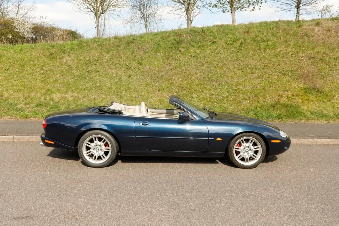 2000 Jaguar X100 XK8 - Image 14 of 30