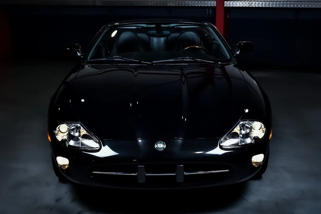 2000 Jaguar X100 XK8 - Image 3 of 30