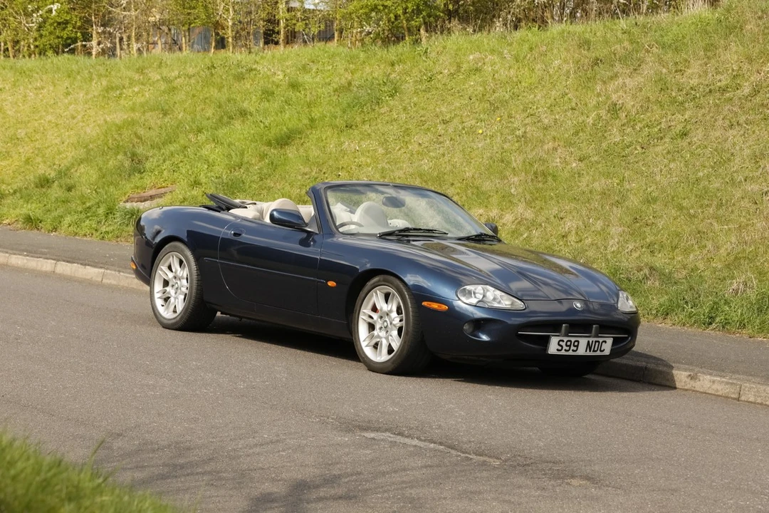 2000 Jaguar X100 XK8 - Image 2 of 30