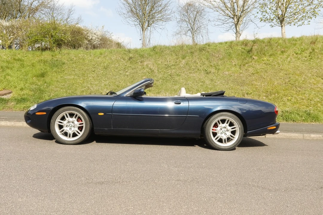 2000 Jaguar X100 XK8 - Image 17 of 30