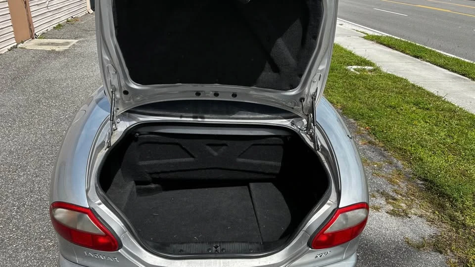 2000 Jaguar X100 XK8 - Image 3 of 5