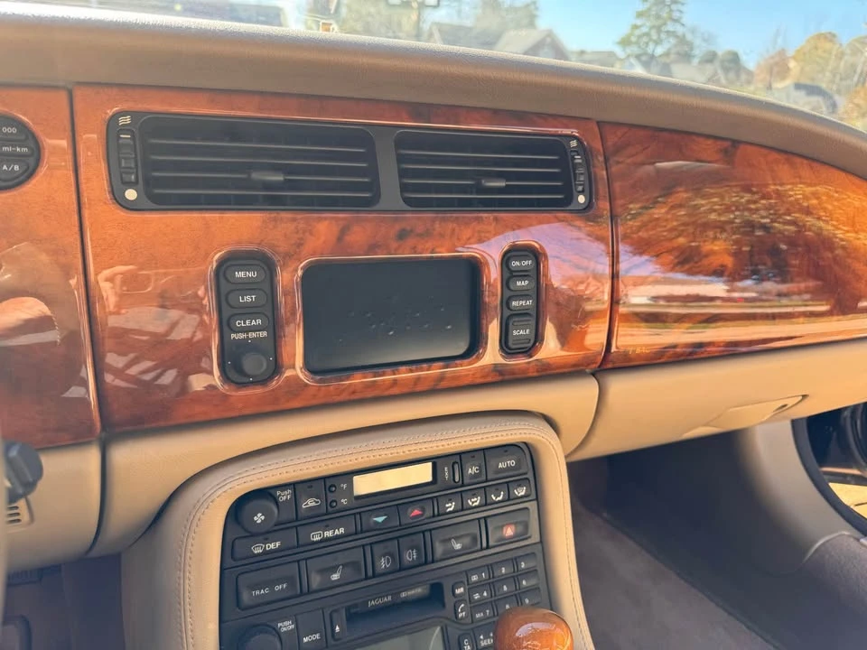 2000 Jaguar X100 XK8 - Image 12 of 16