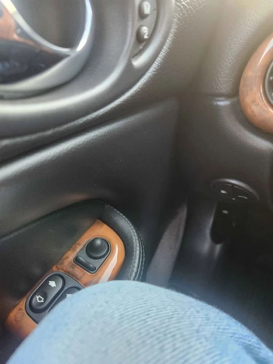 2000 Jaguar X100 XK8 - Image 5 of 10