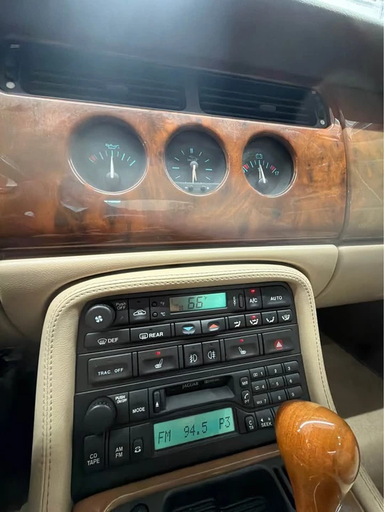 2000 Jaguar X100 XK8 - Image 15 of 17