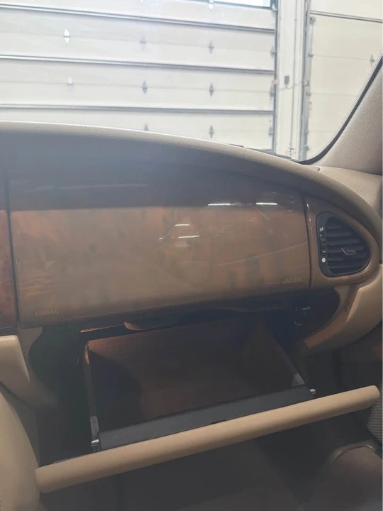 2000 Jaguar X100 XK8 - Image 16 of 17