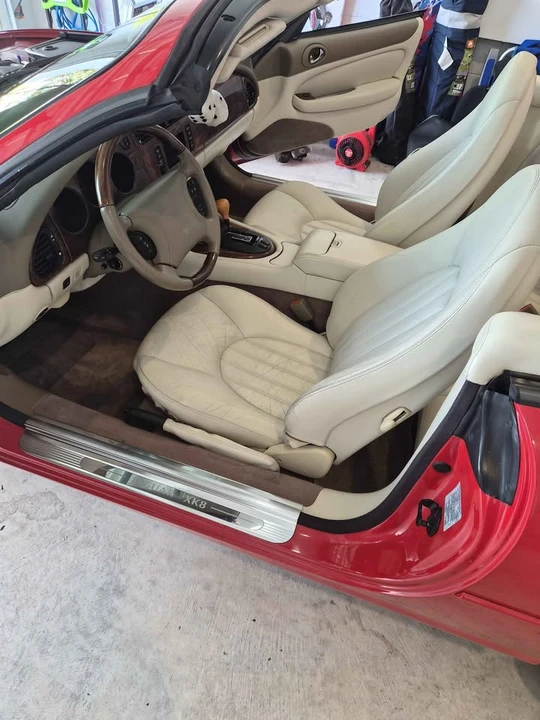 2000 Jaguar X100 XK8 - Image 3 of 3