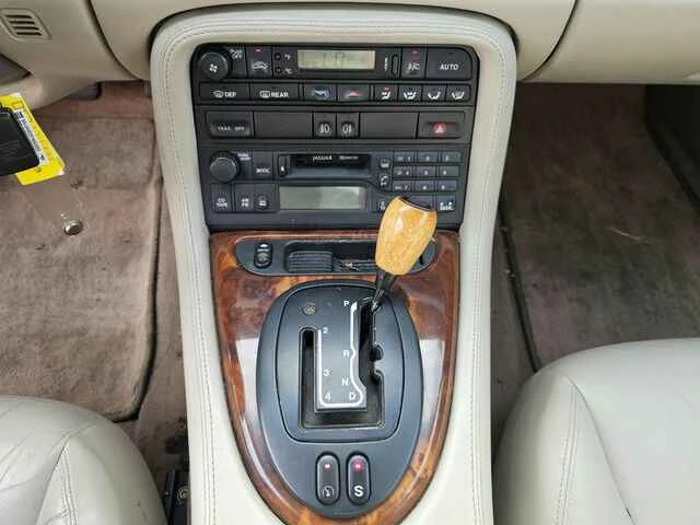 2000 Jaguar X100 XK8 - Image 11 of 12