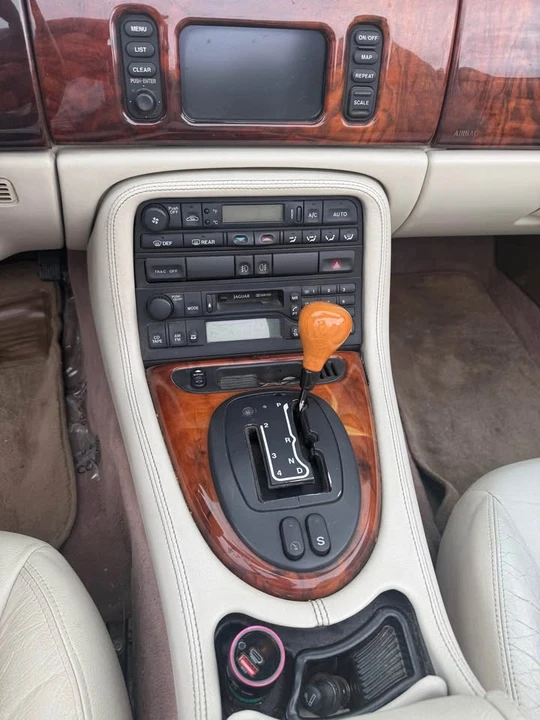 2000 Jaguar X100 XK8 - Image 10 of 10