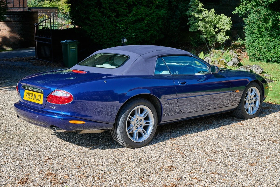 2000 Jaguar X100 XK8 - Image 18 of 30