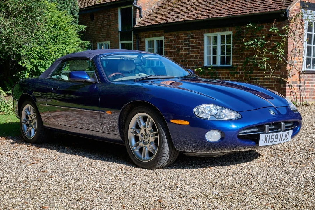 2000 Jaguar X100 XK8 - Image 12 of 30