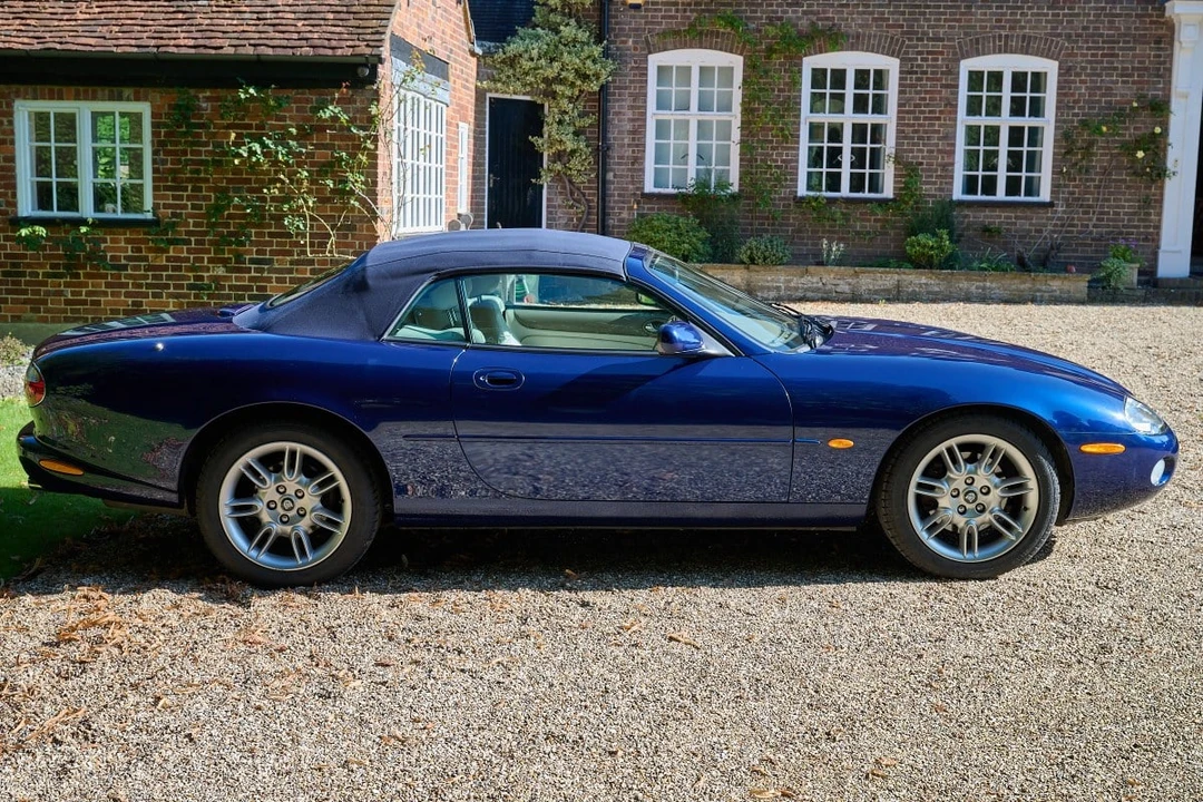 2000 Jaguar X100 XK8 - Image 14 of 30