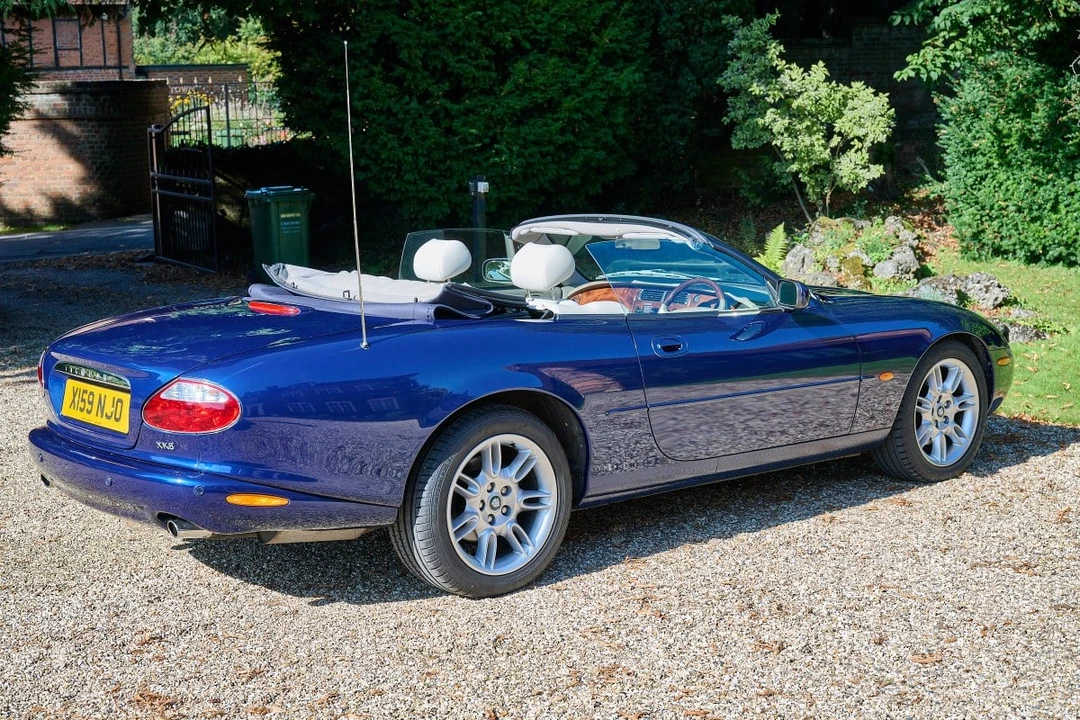 2000 Jaguar X100 XK8 - Image 2 of 30