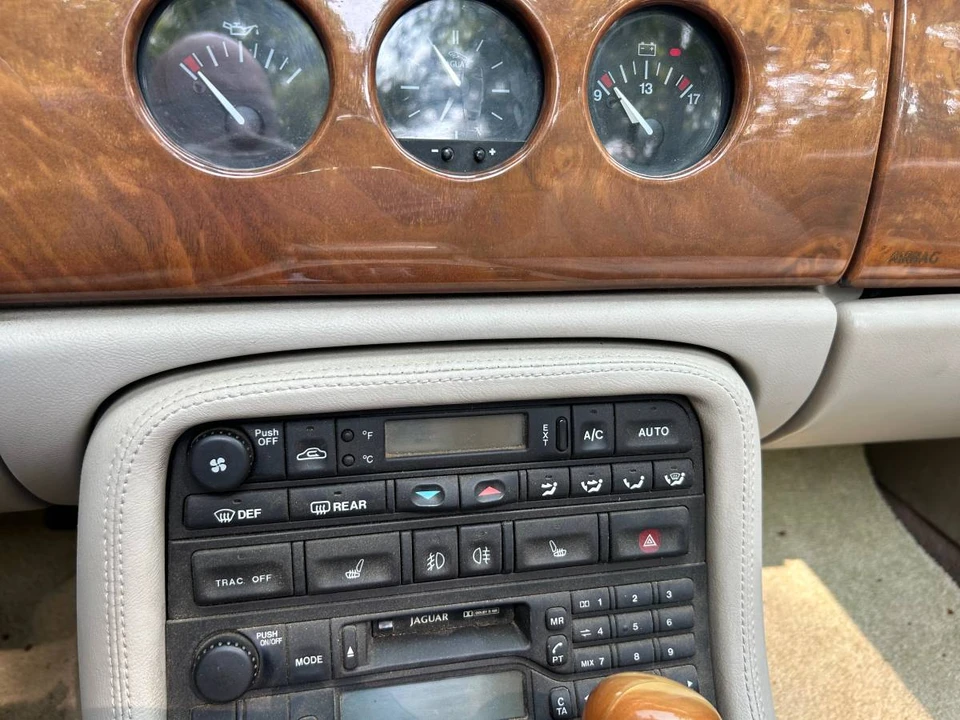 2000 Jaguar X100 XK8 - Image 2 of 5