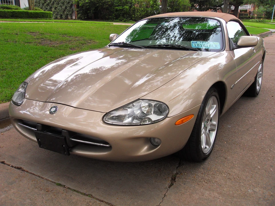 2000 Jaguar X100 XK8 - Image 2 of 31