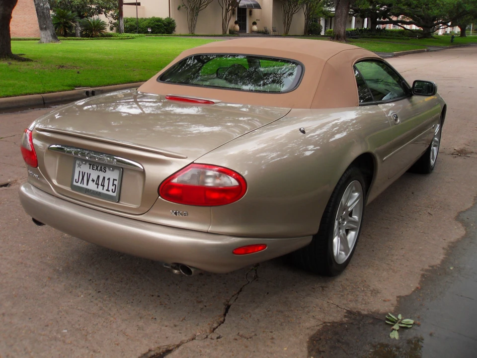2000 Jaguar X100 XK8 - Image 7 of 31