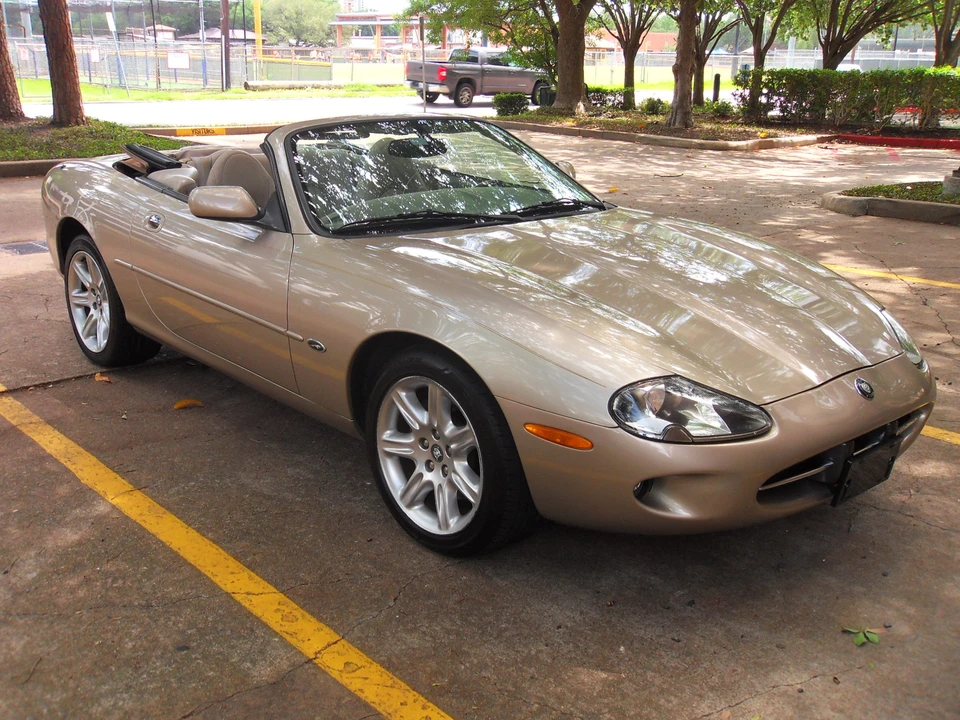 2000 Jaguar X100 XK8 - Image 14 of 31