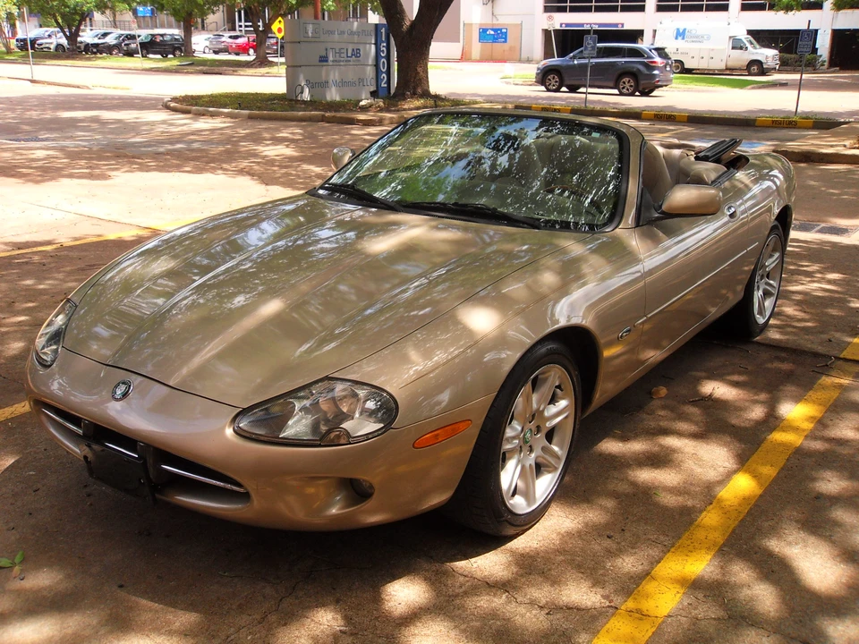 2000 Jaguar X100 XK8 - Image 10 of 31