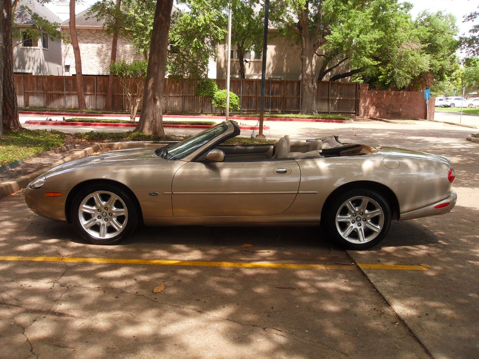 2000 Jaguar X100 XK8 - Image 11 of 31