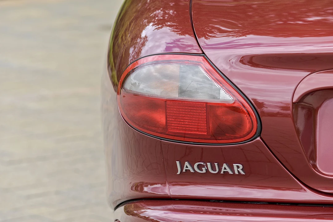 2000 Jaguar X100 XK8 - Image 15 of 31