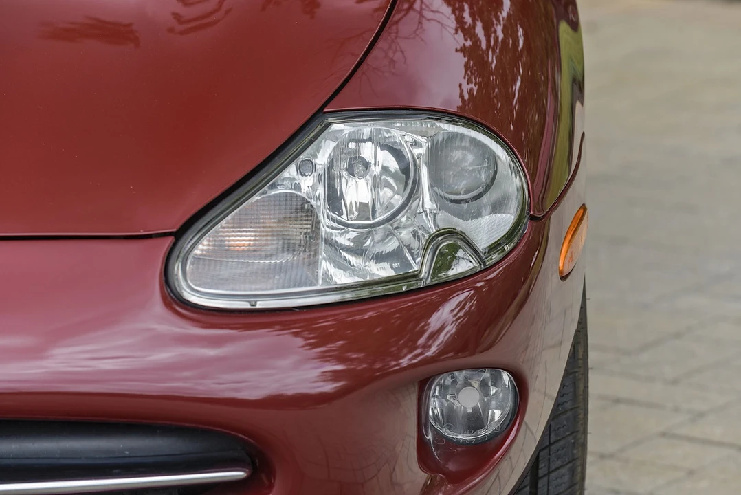2000 Jaguar X100 XK8 - Image 24 of 31