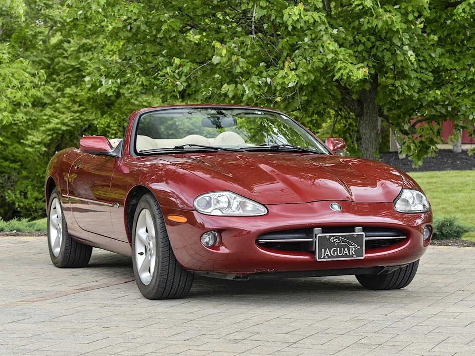 2000 Jaguar X100 XK8 - Image 2 of 31