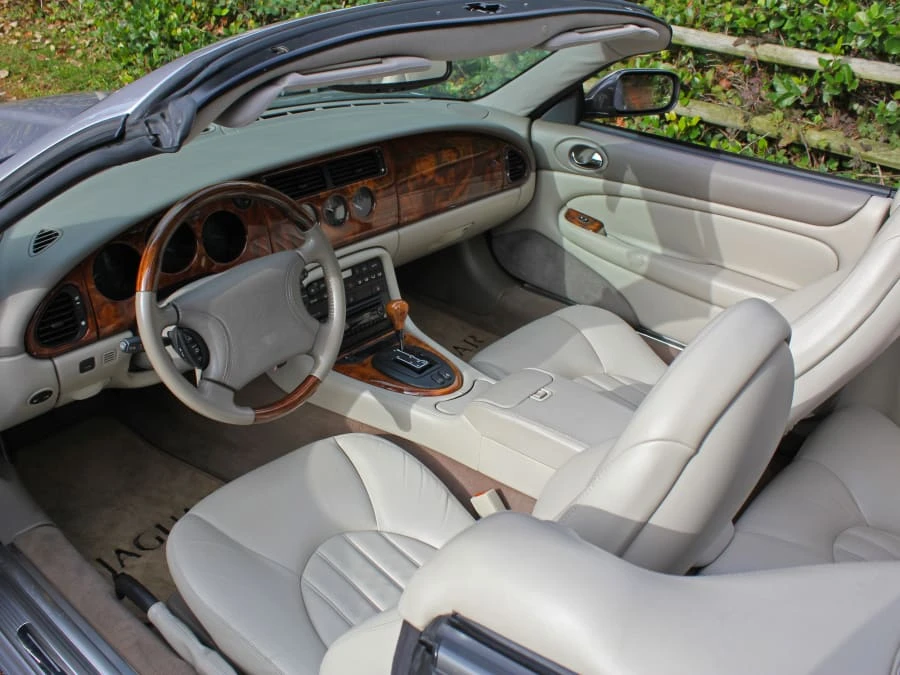 2000 Jaguar X100 XK8 - Image 4 of 6