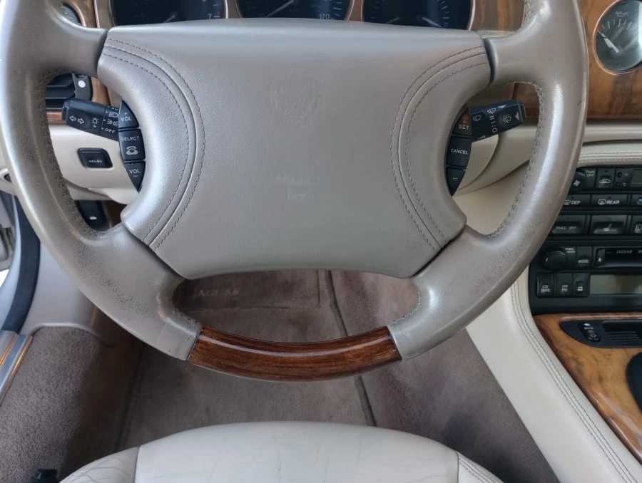 2000 Jaguar X100 XK8 - Image 16 of 17