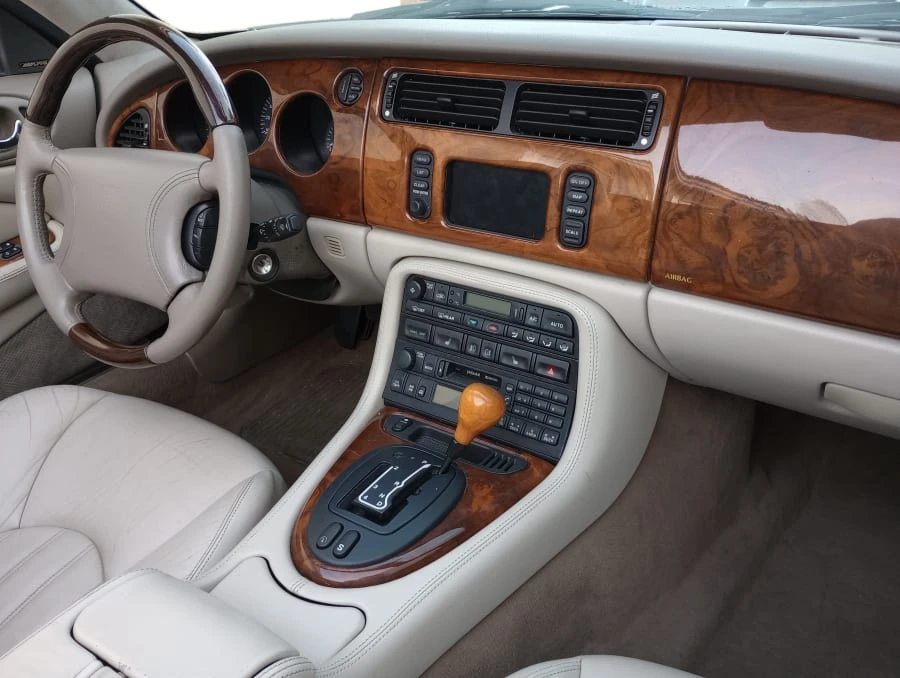 2000 Jaguar X100 XK8 - Image 19 of 22