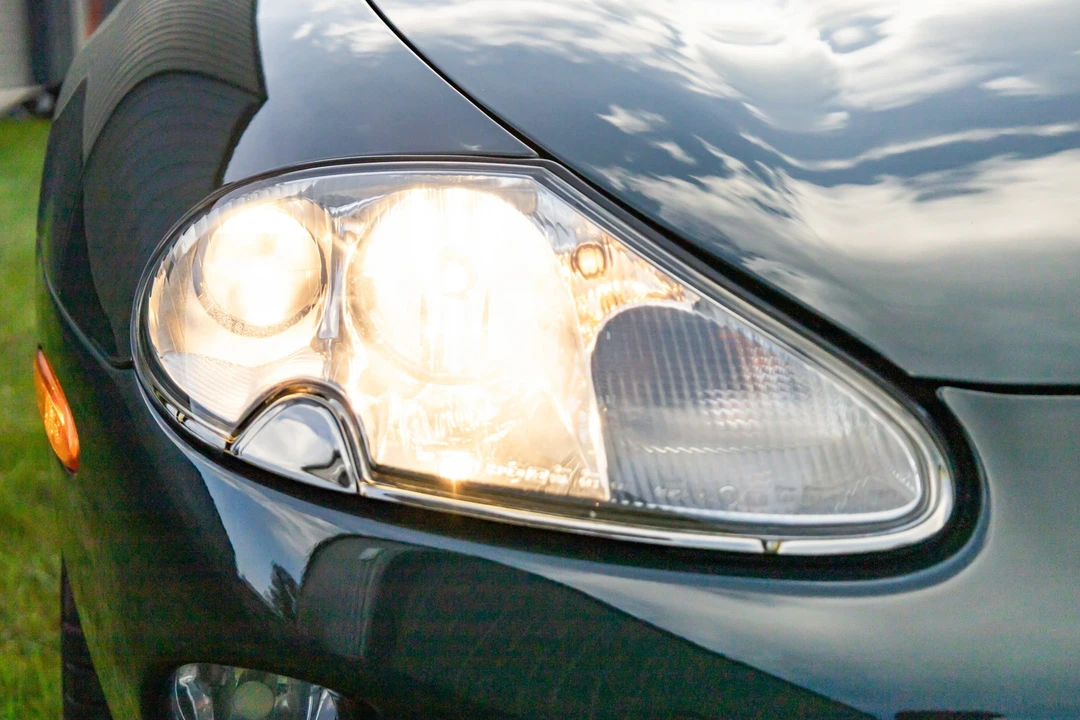 2000 Jaguar X100 XK8 - Image 21 of 31