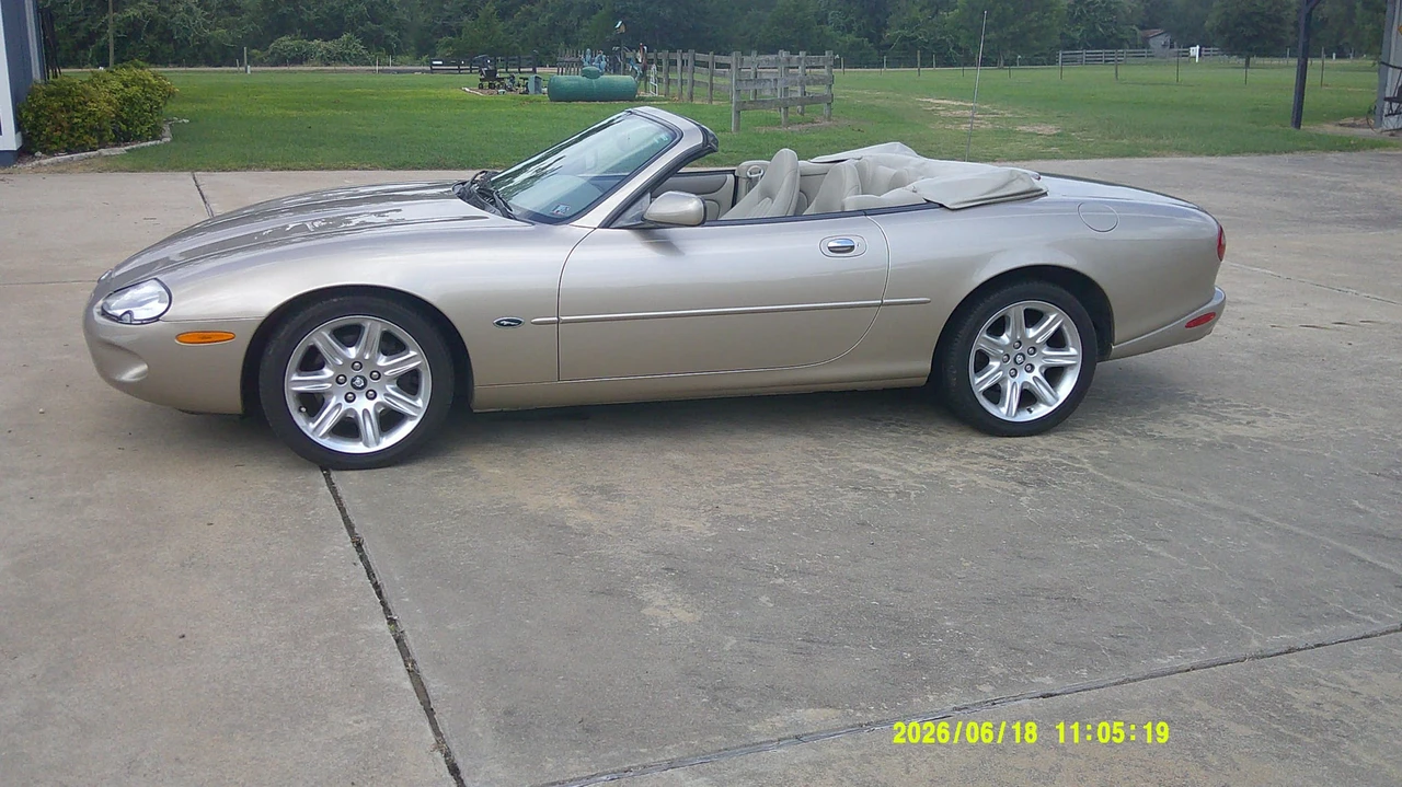 2000 Jaguar X100 XK8 - Image 8 of 31