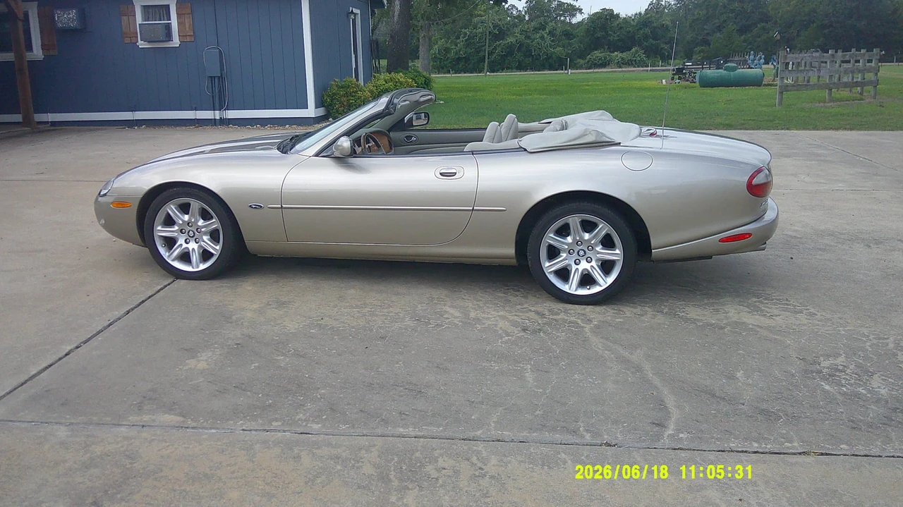 2000 Jaguar X100 XK8 - Image 7 of 31